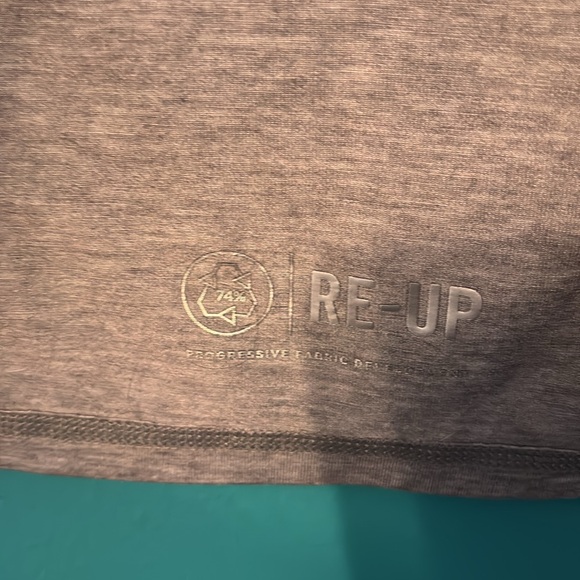 BNWOT tags Four Laps peloton men’s tee in technical fabric with reflection. Sz S - Picture 3 of 5